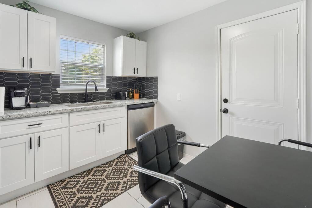 Cozy Two Bedroom Home Minutes From Downtown! Houston Eksteriør billede