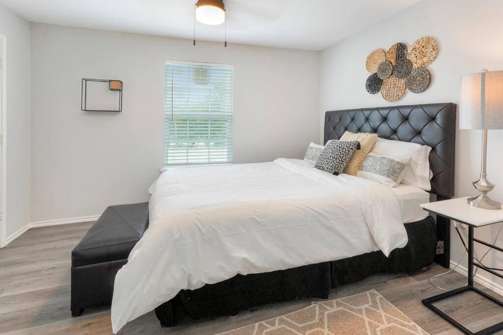 Cozy Two Bedroom Home Minutes From Downtown! Houston Eksteriør billede