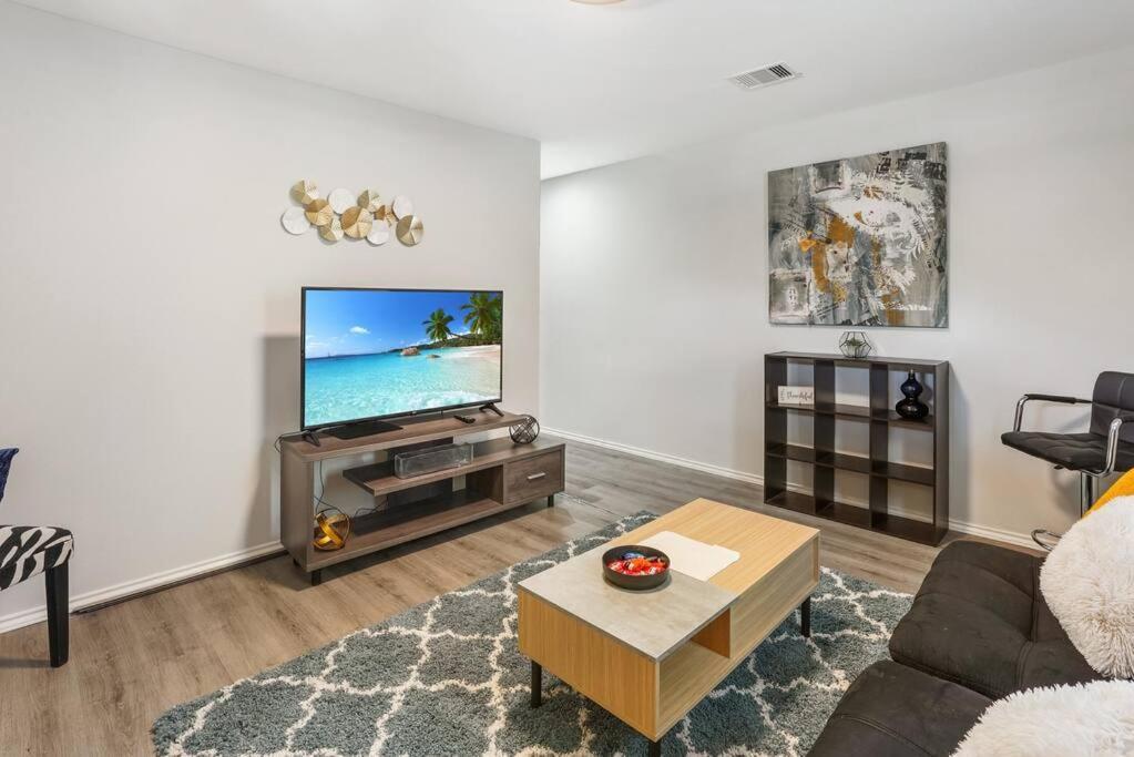 Cozy Two Bedroom Home Minutes From Downtown! Houston Eksteriør billede